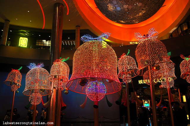 MACAU | MESMERIZED AT THE HOUSE OF DANCING WATER SHOW 