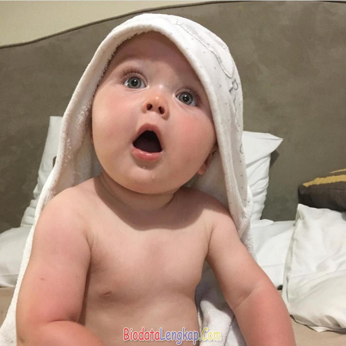 42 Foto Bayi Lucu Yang Imut Dan Sangat Menggemaskan