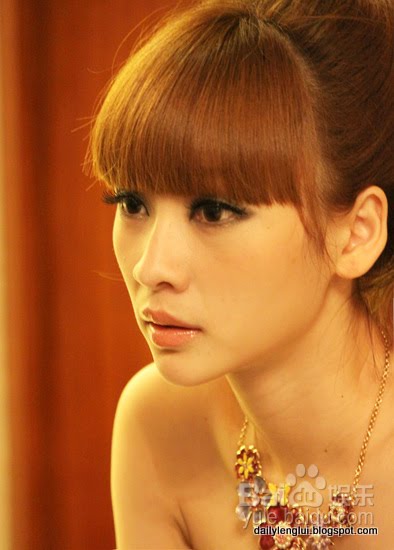 Ada Liu Yan (柳岩) Ada Liu Yan (柳岩)
