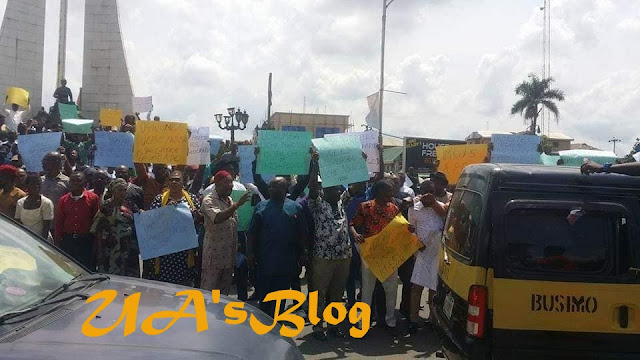 BREAKING!! Rochas Okorocha, Uche Nwosu Organize Protest Against APC (Photos)