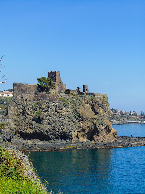 Aci Castello