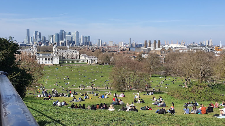 格林威治 Greenwich 遠眺金融城，大家都外出野餐了