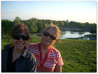 Moni y mamá en la parque Mont-Royal