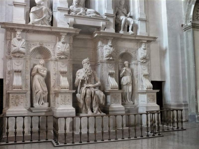 statua del mosè di michelangelo in san pietro in vincoli