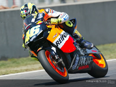 Wallpaper Valentino Rossi with Repsol Honda 