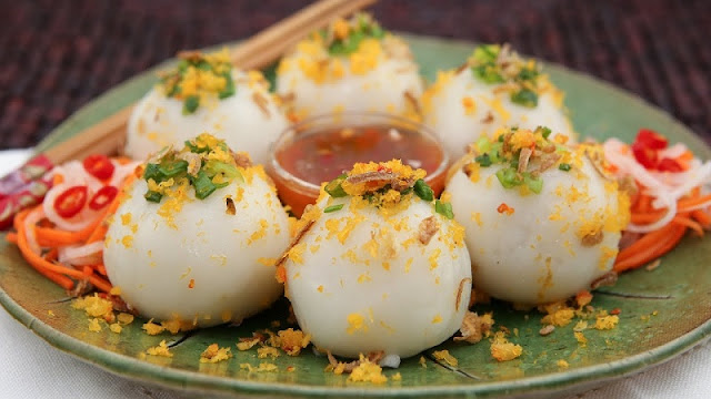 Banh It (Sticky Rice Dumplings)