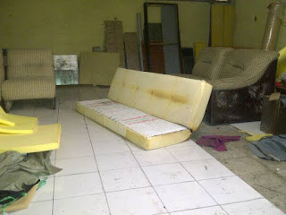 ganti kain kulit sofa di cimuning