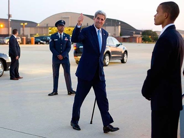 El secretario de Estados Unidos John Kerry llega a Cuba