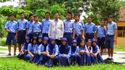 gambar murid anak smp n 1 sluke