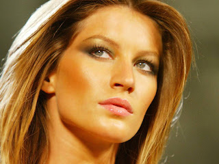 Free wallpapers without watermarks of Gisele Bundchen at Fullwalls.blogspot.com