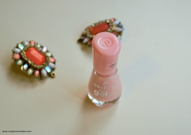 Essence nail polish sweet as a candy