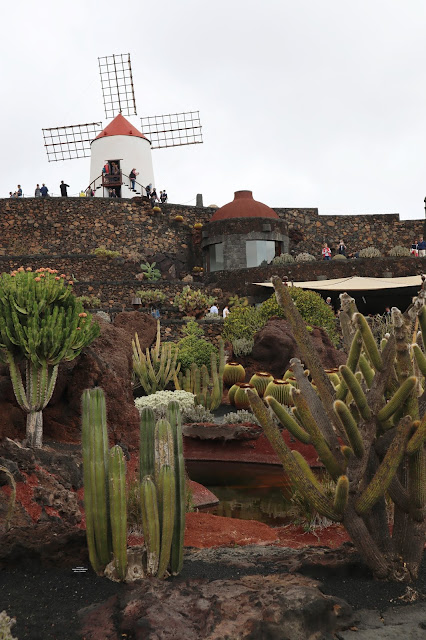 Lanzarote travel guide - what to do and what to see