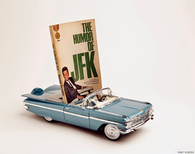 Meme de humor sobre el libro The Humor of JFK