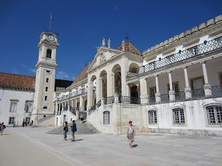 Coimbra escaleras y torre de la universidad