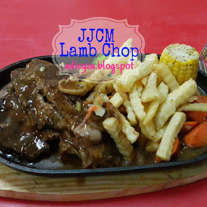 ... Chicken Chop Chezzy yang aku suka sangat tu RM12 sahaja dan Lamb Chop