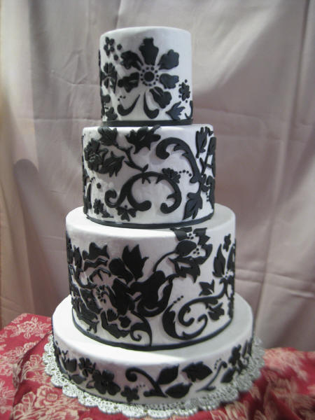 square black and white wedding cakes. Picture of Black and White