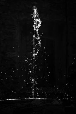 Water going up and down guillaume lelasseux 2009