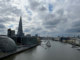 Uitzicht Londen over de Theems met onder andere The Shard, HMS Belfast en St Paul's Cathedral