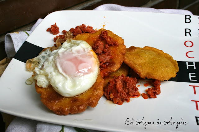 Tortos de maíz,picadillo, huevo, Asturias