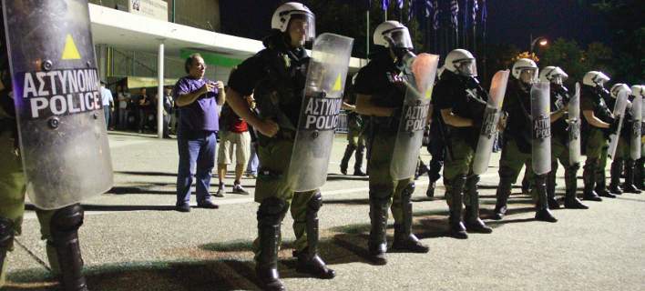 H αστυνομία σε ρόλο στρατού μαζί με FBI και ελεύθερους σκοπευτές στην Θεσσαλονίκη