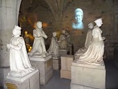 2014.09.09-035 gisants dans les caves