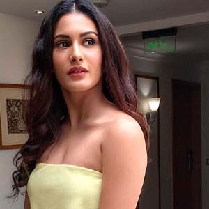 Amyra Dastur Photos