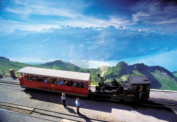 Top 10 Fun Things to See and Do in Switzerland - Drive the Brienzer Rothorn Railway