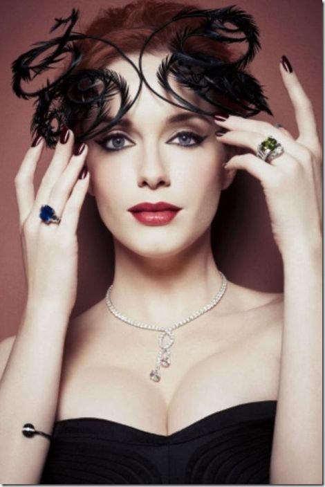 christina-hendricks-cleavage-boobs-6