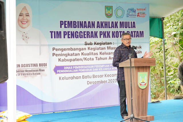 Hadiri Kegiatan Pembinaan Akhlak Mulia TP PKK Kota Batam, Jefridin Sampaikan Ini