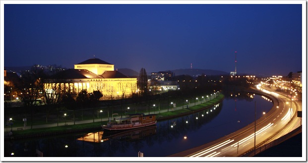 staatstheater bei nacht