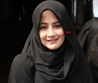 Model Hijab Umi Pipik