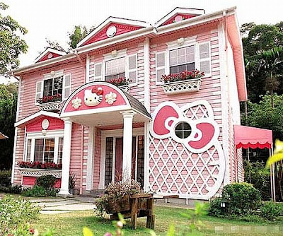 Hello Kitty House Pictures. Hello Kitty House in Shanghai-