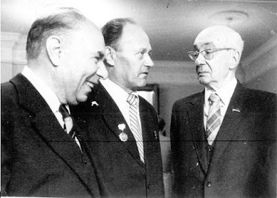 На фото: справа налево - Антон Шапурма, Леонтий Кирьяков, Микола Бажан.