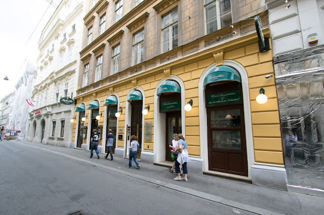 Schnitzel/cotolletta da Figlmuller-Vienna