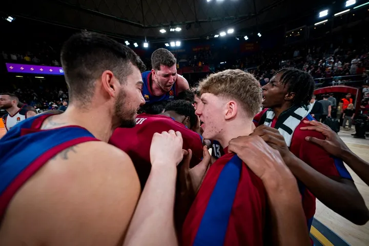 Barcelona celebrate the victory over Baskonia Vitoria-Gasteiz