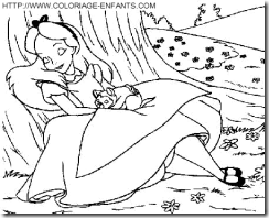 alice-aux-pays-des-merveilles-dort-dans-le-pre