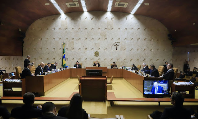 A foto mostra a Primeira sessão do STF para iniciar os julgamentos dos golpistas do 8 de janeiro de 2023.