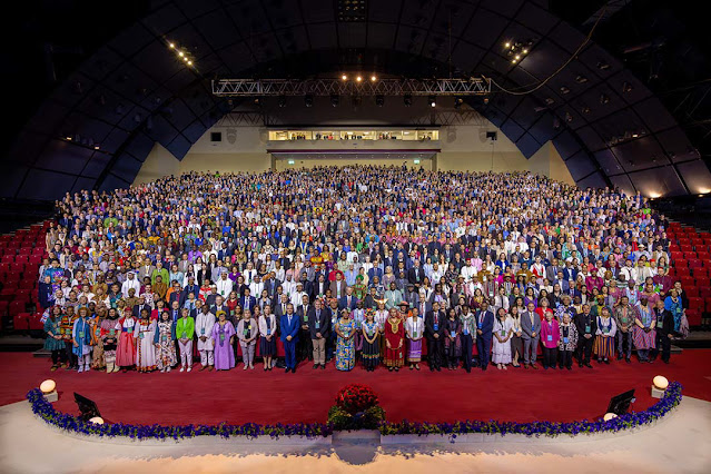 Делегаты и гости 13-го Международного Съезда бахаи (2023)