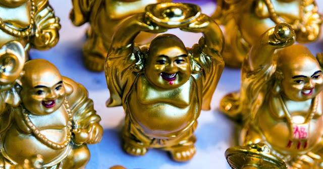 #1 Laughing Buddha Ways to Light Up your Living Place