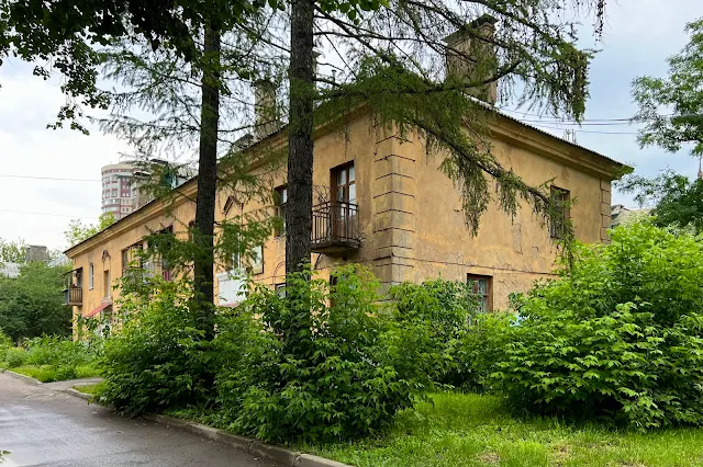 Королёв, улица Фрунзе, дворы, жилой дом 1947 года постройки
