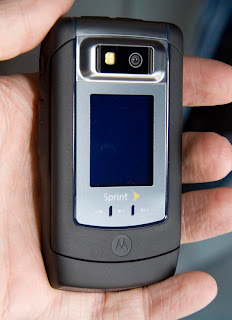 Sprint launches rugged Motorola V950 Renegade