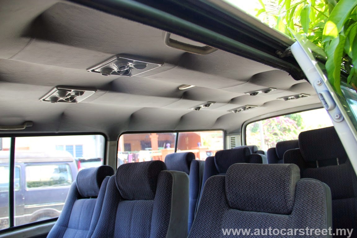 Kereta Terpakai untuk Dijual: TOYOTA HIACE WINDOW VAN 12 