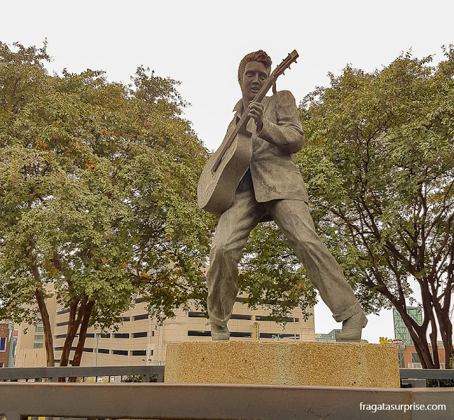 Estátua de Elvis Presley em Memphis