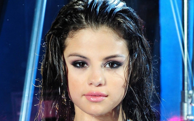 Selena Gomez Widescreen HD Wallpaper 5