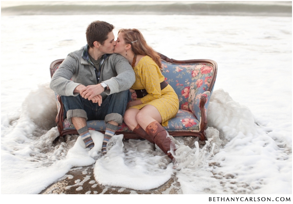 25 Great Engagement Session Ideas. See more here: http://su.pr/65bL6O #engagements #couples #love #engagementsession