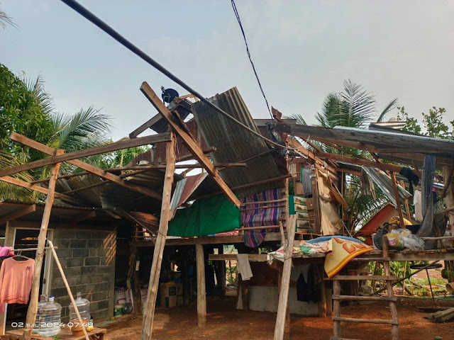 พายุฤดูร้อนถล่มบ้านบะหว้า หลังคาเปิด กระทบกว่า 60 ครัวเรือน พายุฤดูร้อนถล่มบ้านบะหว้า หลังคาเปิด กระทบกว่า 60 ครัวเรือน