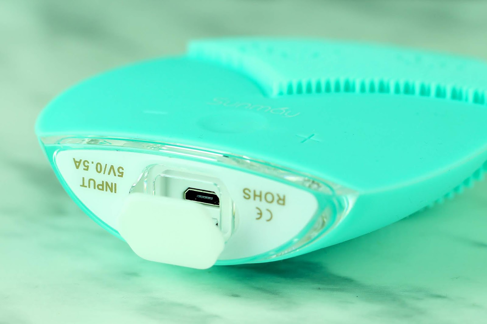 Do Facial Cleansing Brushes Work? | Cleansing Face Brush in Tiffany Blue by Sunmay - Review