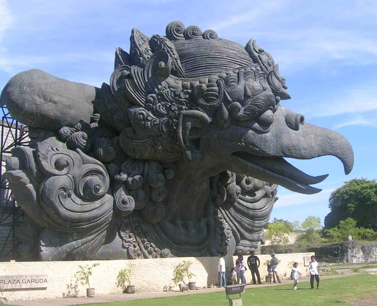 Mengintip Patung  Garuda  Wisnu  Kencana  di Bali Wisata Dunia