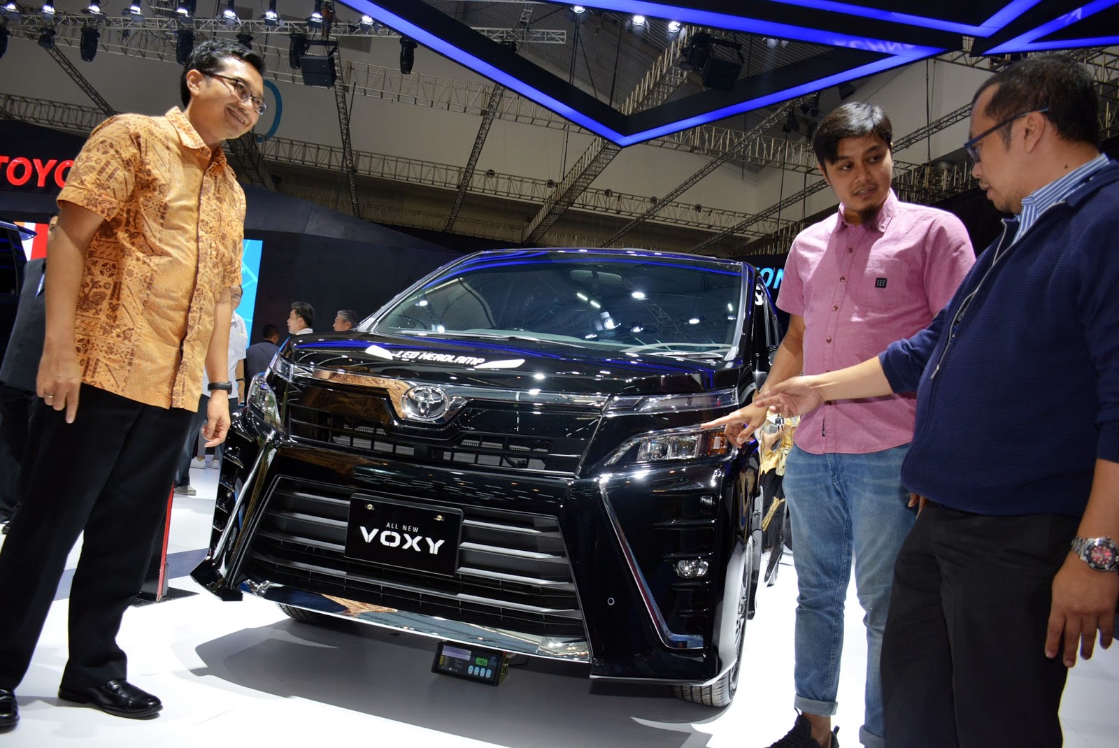 GIIAS Toyota Hadirkan All New Voxy New Innova Sienta Limited
