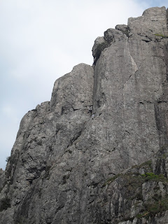 Andy McQue, Andrew McQue, Andrew Lyons, Dinas Cromlech, Sabre Cut, climbing, multi-pitch climbing, Snowdonia, Llanberis